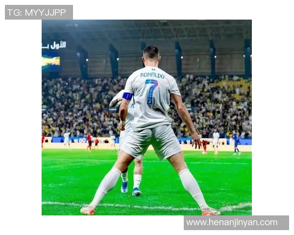 探索宝藏足球明星名单及其精彩瞬间的图片合集