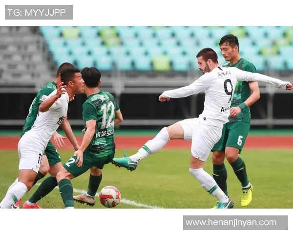 杭州足球队的拼搏历程与杯赛荣耀的背后故事