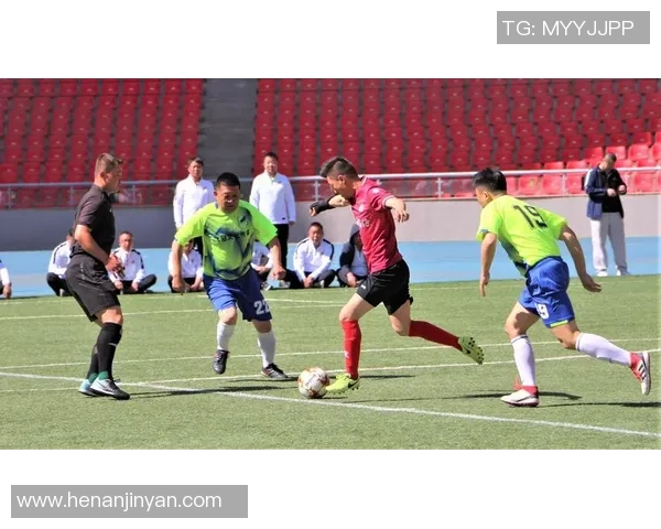 河大杯足球盛典激情四溢校园青春碰撞精彩赛事尽显团队精神与友谊之光